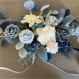 Ling’s Moment artificial flower decoration in Navy & Dusty Blue